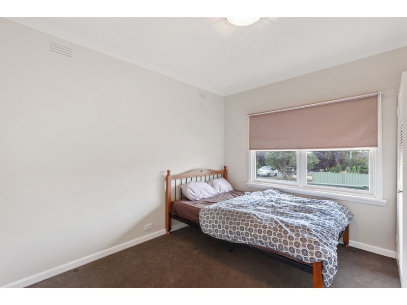 11 Steane Street, Kennington VIC 3550