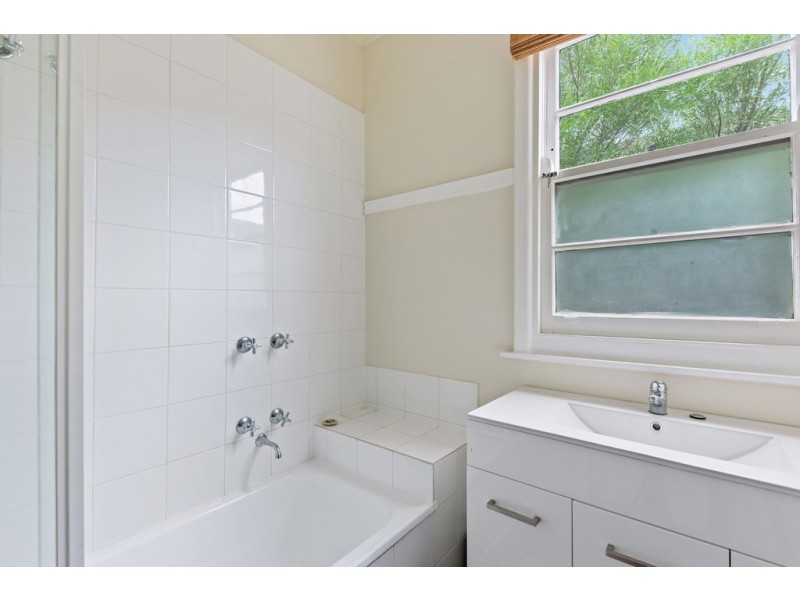 11 Steane Street, Kennington VIC 3550