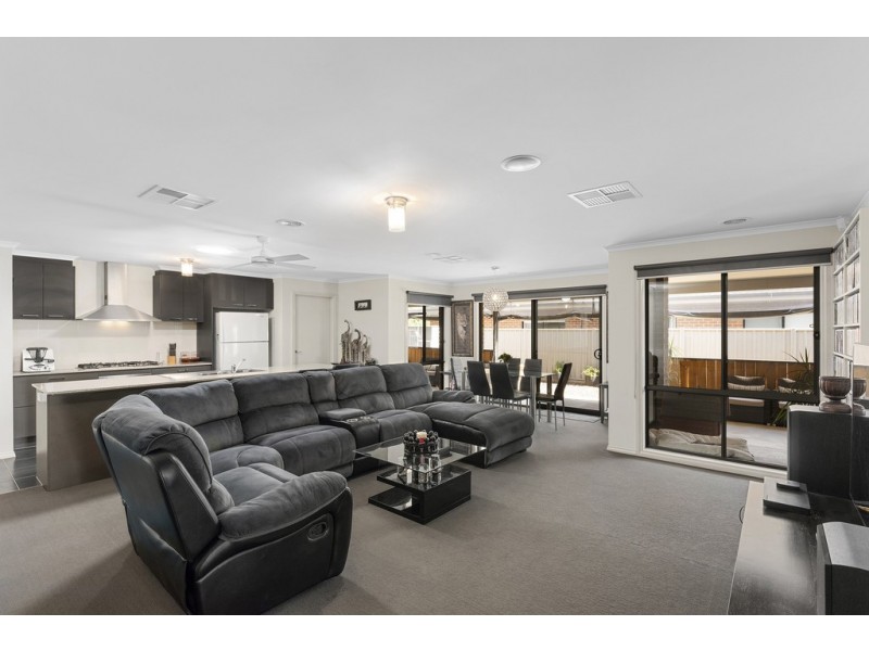 40 Futura Avenue, Golden Square VIC 3555