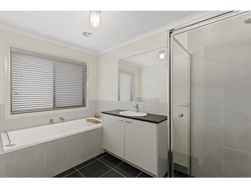 40 Futura Avenue, Golden Square VIC 3555