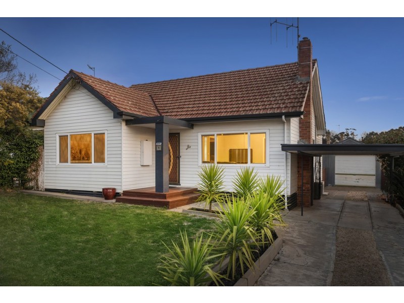 8 Graham Street, Kangaroo Flat VIC 3555