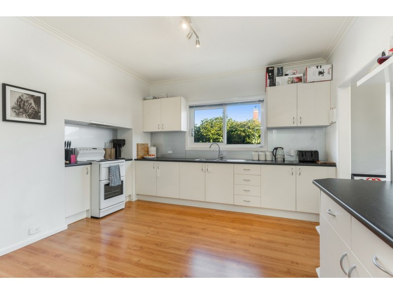 8 Graham Street, Kangaroo Flat VIC 3555