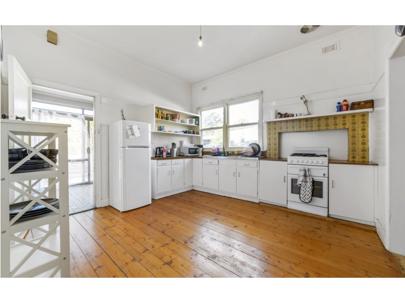 31 Osborne Street, Flora Hill VIC 3550