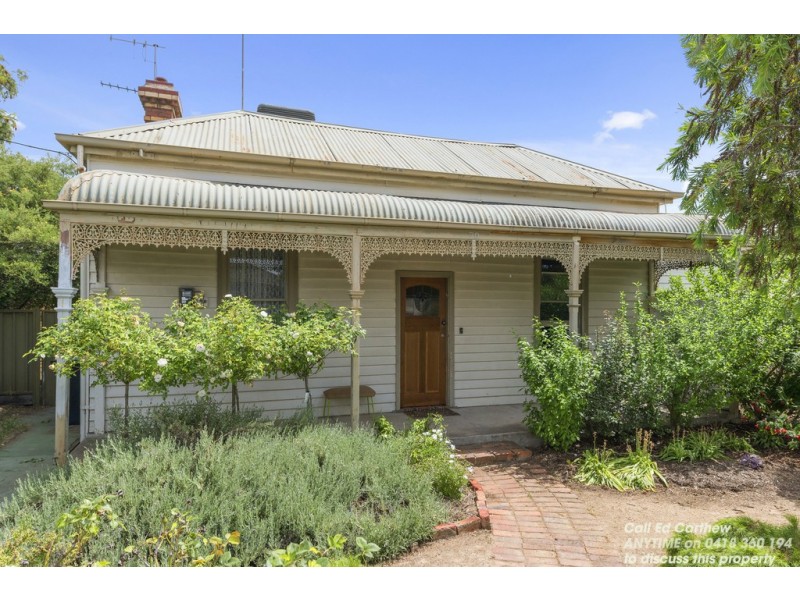 70 Neale Street, Kennington VIC 3550