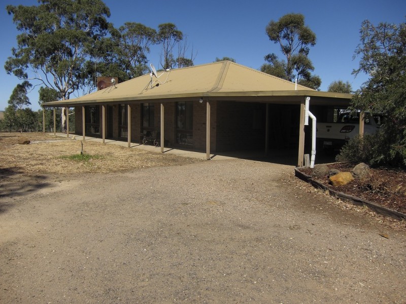 246 Hunters Lane, Knowsley VIC 3523