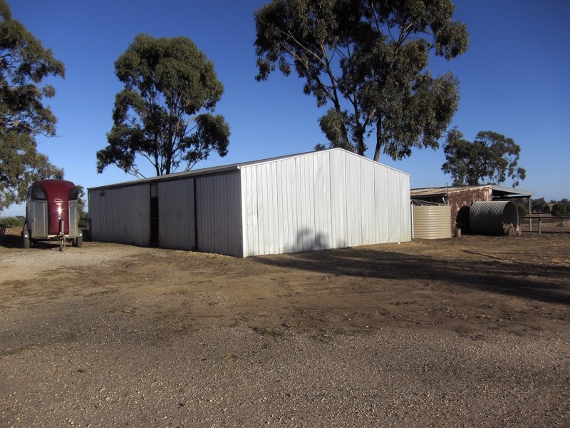 246 Hunters Lane, Knowsley VIC 3523