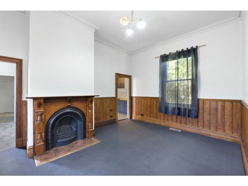 402 Eaglehawk Road, Eaglehawk VIC 3556