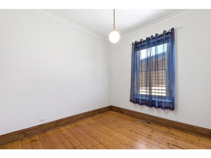 402 Eaglehawk Road, Eaglehawk VIC 3556