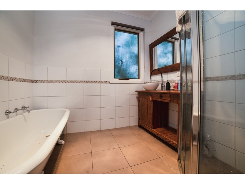 8 Mcpherson Street, Epsom VIC 3551