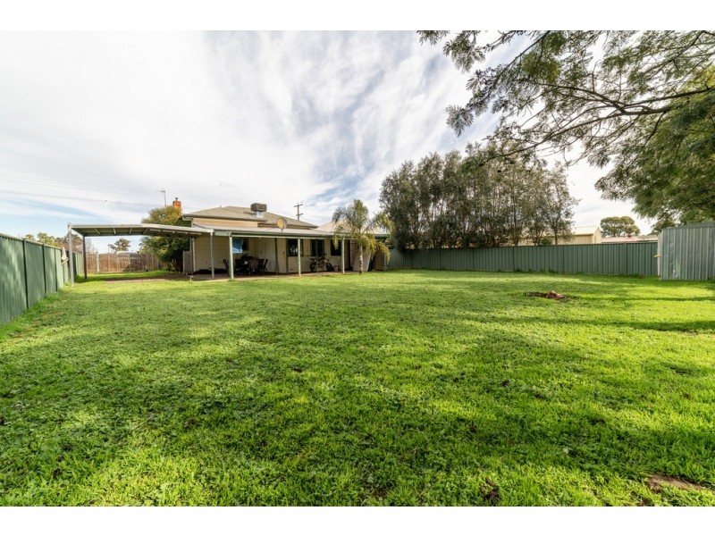 8 Mcpherson Street, Epsom VIC 3551