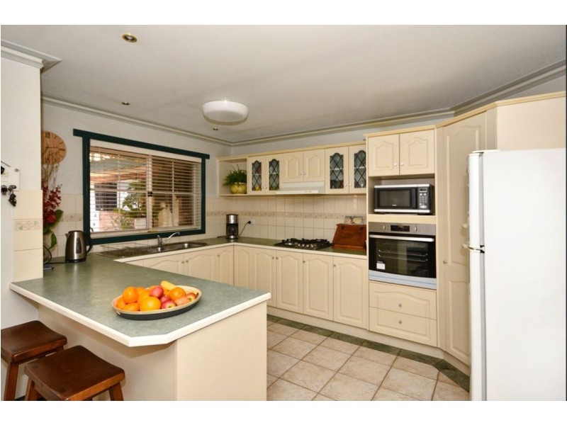 5 Peace St, Kangaroo Flat VIC 3555
