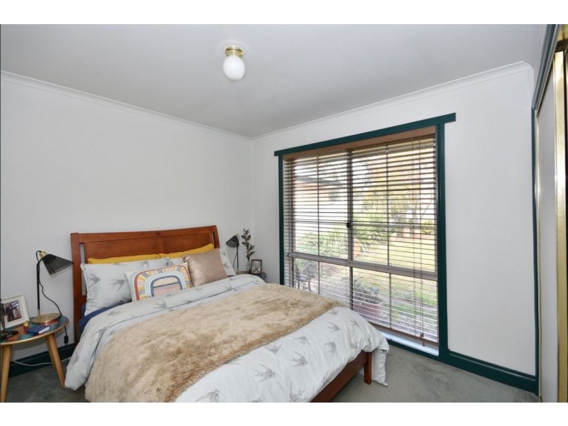 5 Peace St, Kangaroo Flat VIC 3555