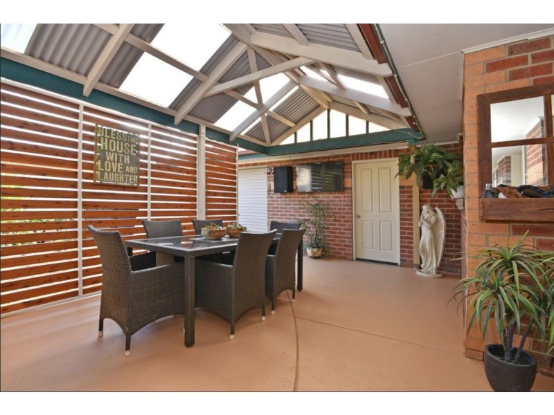 5 Peace St, Kangaroo Flat VIC 3555