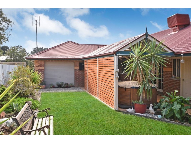 5 Peace St, Kangaroo Flat VIC 3555