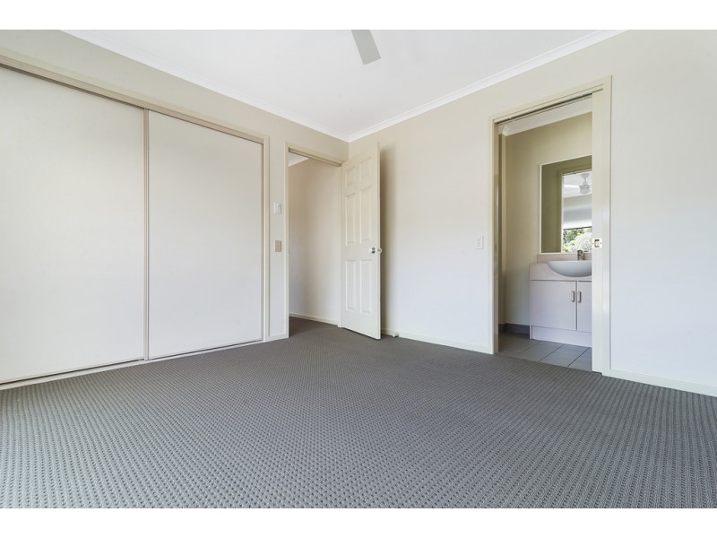 24 Sherwood Drive, Flora Hill VIC 3550