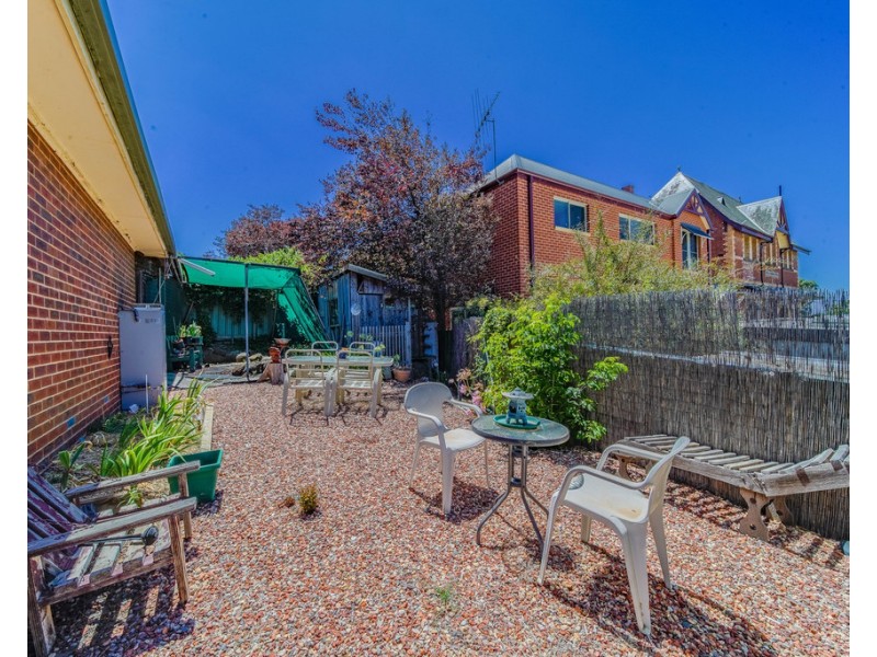 10 Dean Street, Long Gully VIC 3550