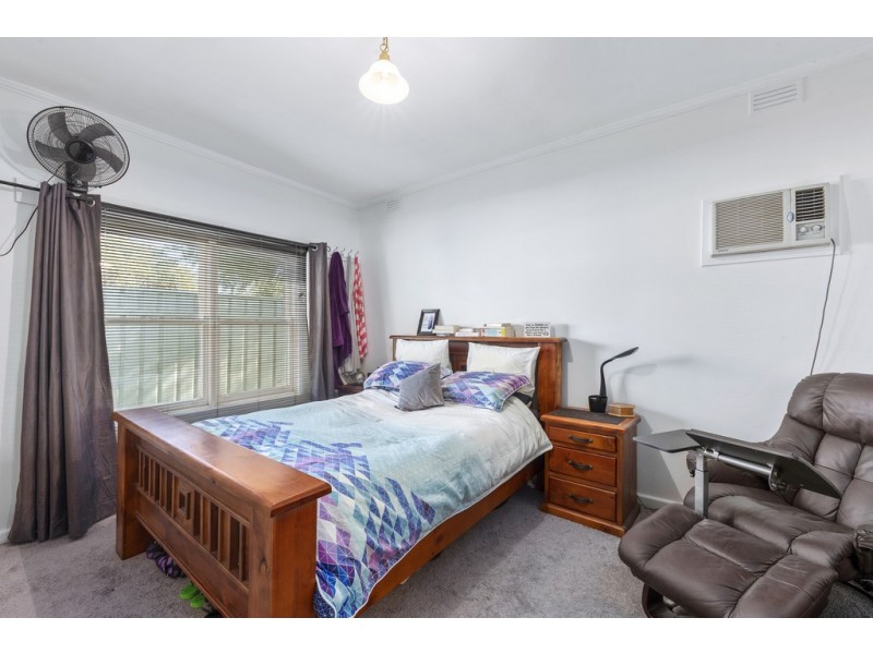 2 Knape Street, Long Gully VIC 3550