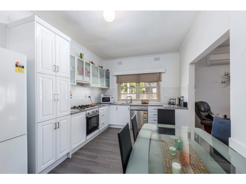 2 Knape Street, Long Gully VIC 3550