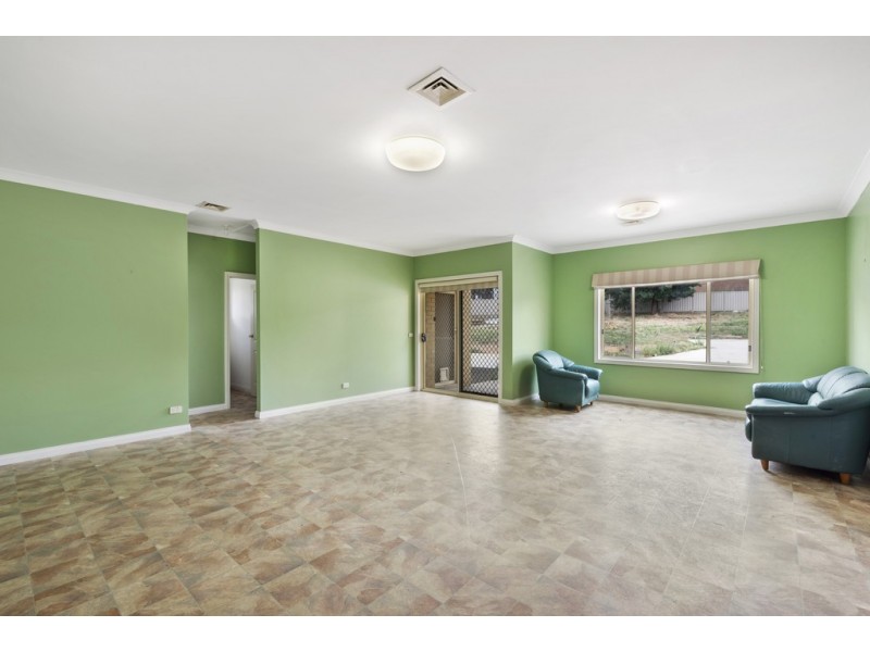 16 Crook Street, Kennington VIC 3550