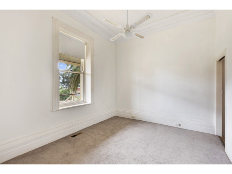 16 Crook Street, Kennington VIC 3550