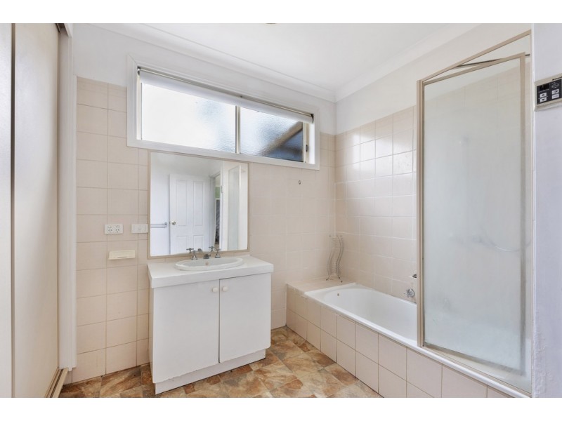 16 Crook Street, Kennington VIC 3550