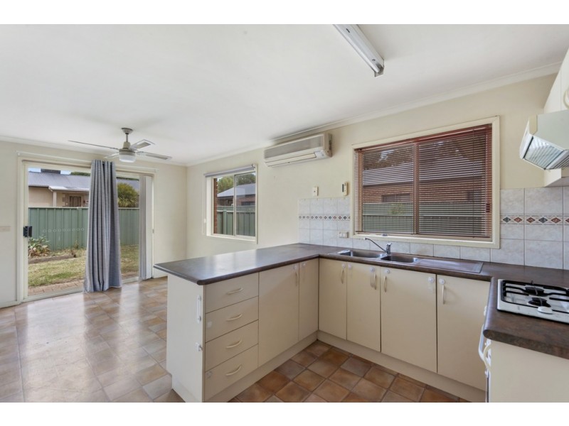95 Olympic Parade, Kangaroo Flat VIC 3555