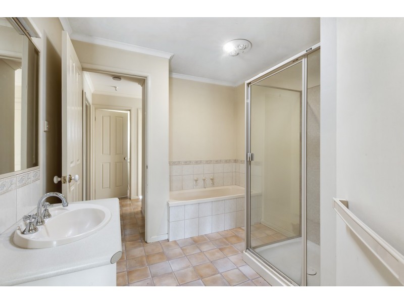 95 Olympic Parade, Kangaroo Flat VIC 3555