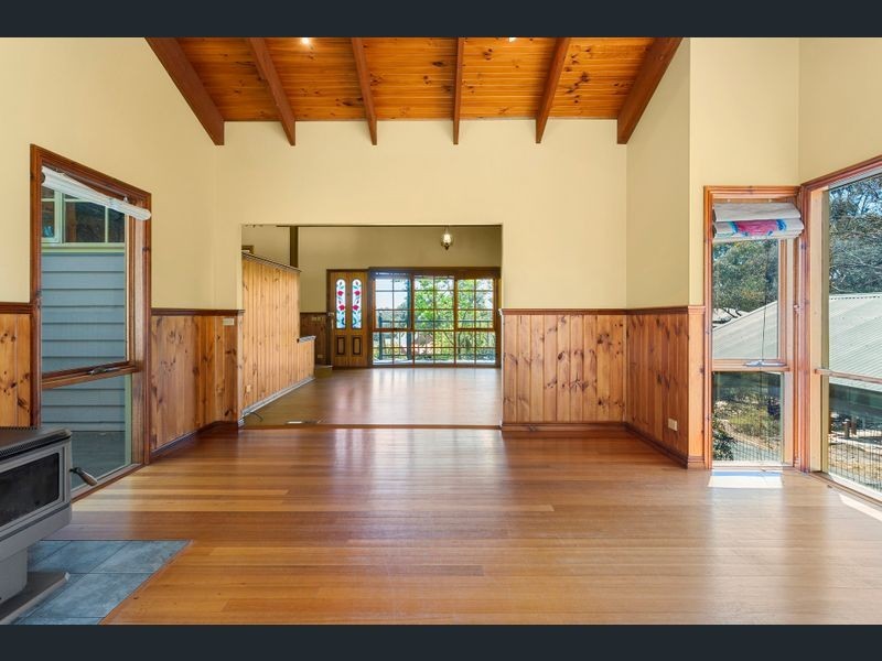 14 Deakin Drive, Flora Hill VIC 3550