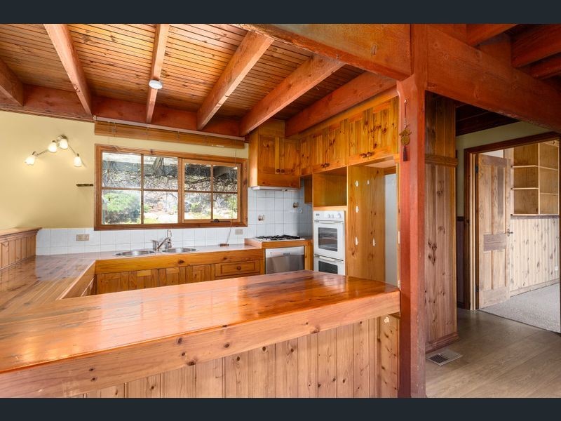 14 Deakin Drive, Flora Hill VIC 3550