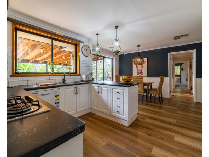 10 Archer Street, Kangaroo Flat VIC 3555