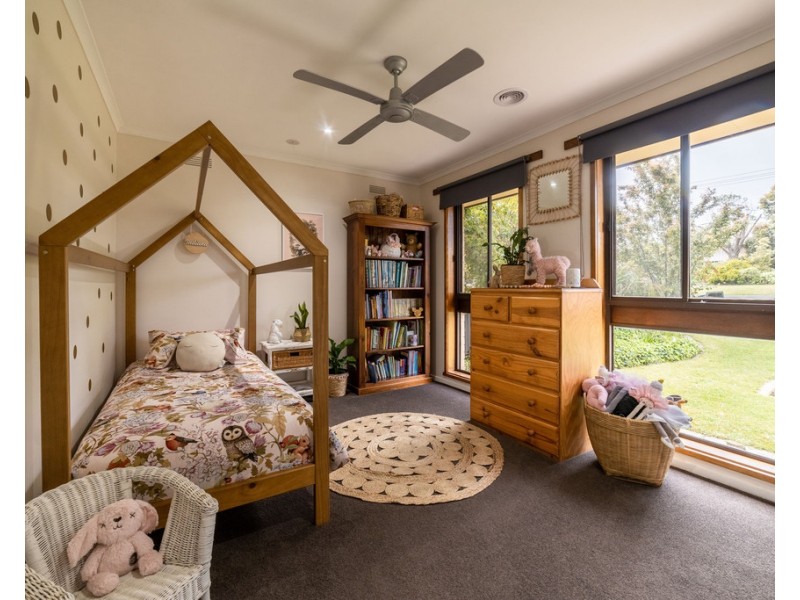 10 Archer Street, Kangaroo Flat VIC 3555