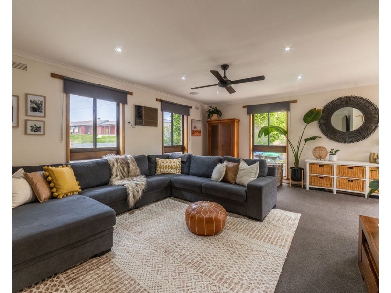 10 Archer Street, Kangaroo Flat VIC 3555