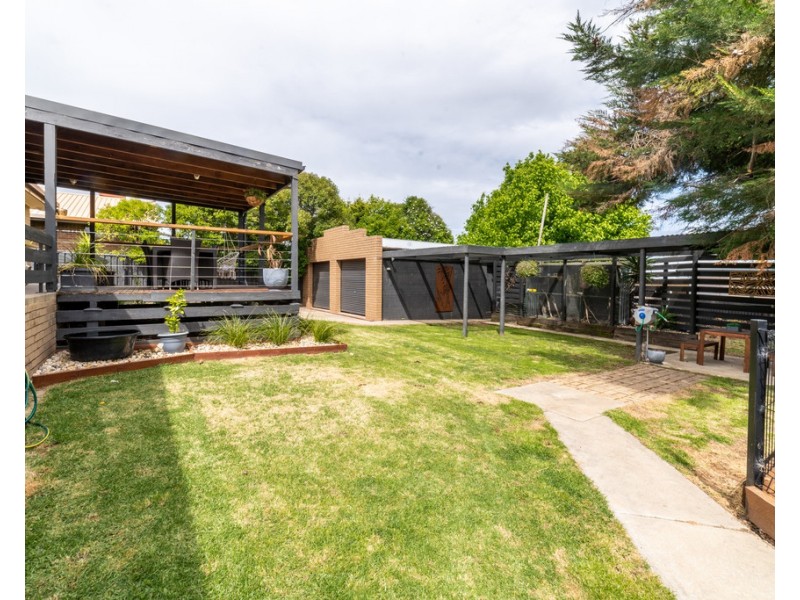 10 Archer Street, Kangaroo Flat VIC 3555