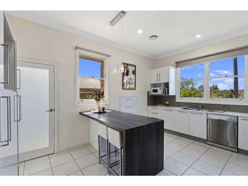 57 Russell Street, Quarry Hill VIC 3550