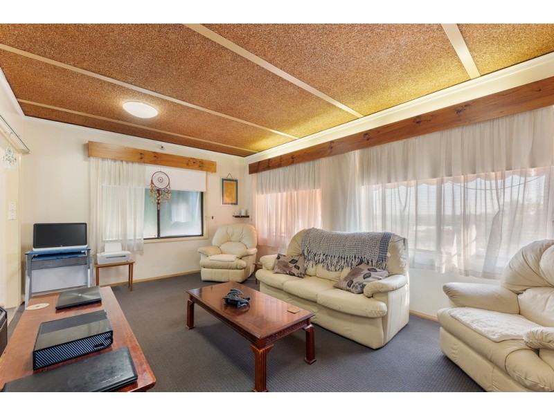 53 Race Street, Flora Hill VIC 3550