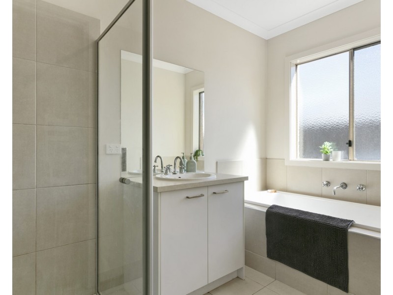 16 Grayton Street, Marong VIC 3515