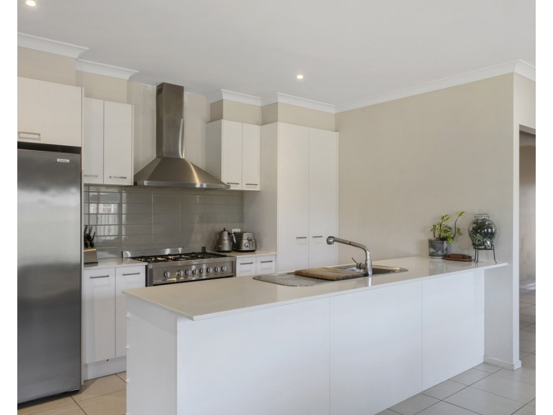 16 Grayton Street, Marong VIC 3515