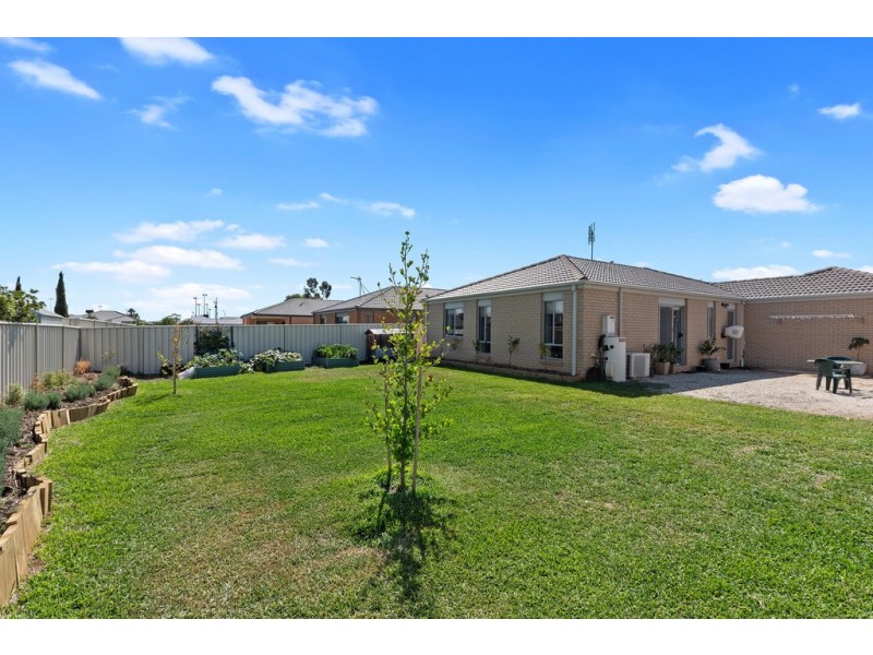 18 Allen Street, Epsom VIC 3551