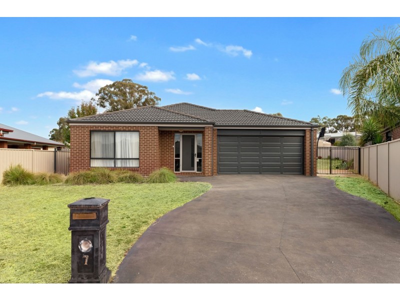7 Hanover Place, Strathfieldsaye VIC 3551