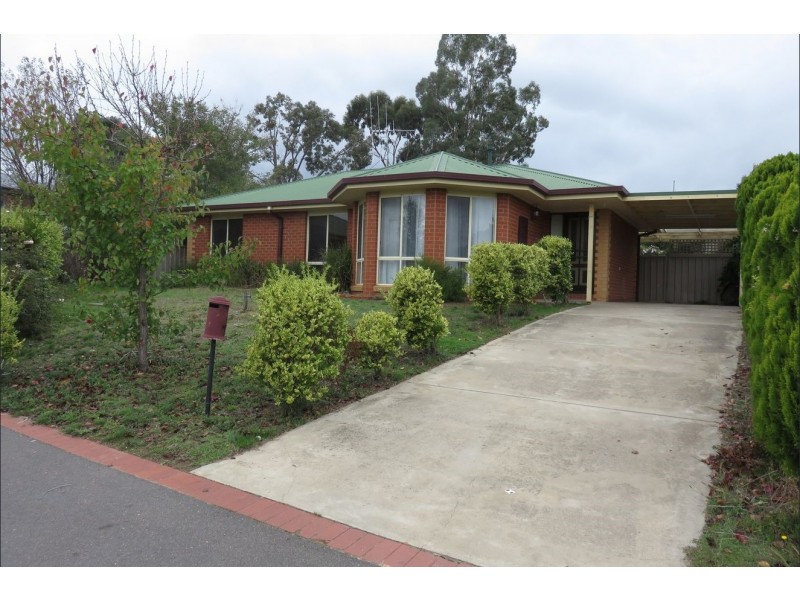 5 Liepoldt Rise, Golden Square VIC 3555