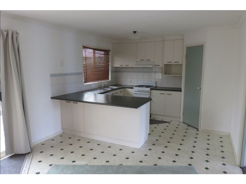 5 Liepoldt Rise, Golden Square VIC 3555