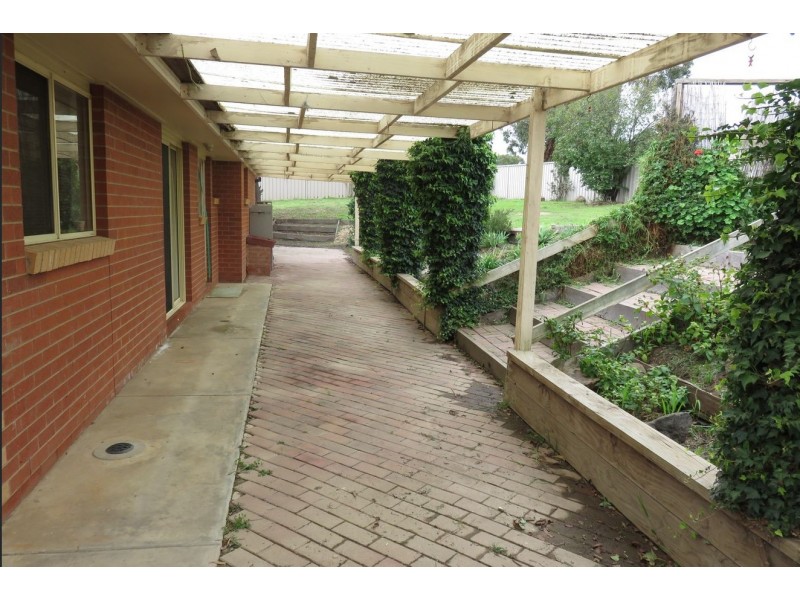 5 Liepoldt Rise, Golden Square VIC 3555