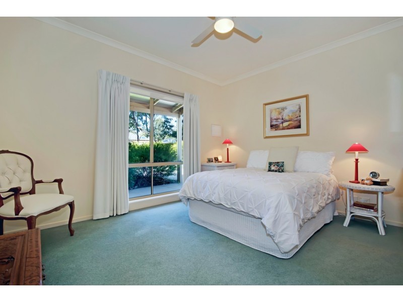 1/16 Wattle Drive, Heathcote VIC 3523