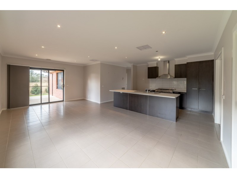 65 Bassett Drive, Strathfieldsaye VIC 3551