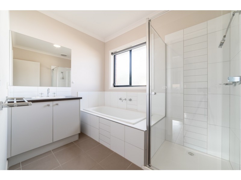 65 Bassett Drive, Strathfieldsaye VIC 3551