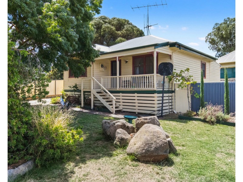 287 Allingham Street, Kangaroo Flat VIC 3555