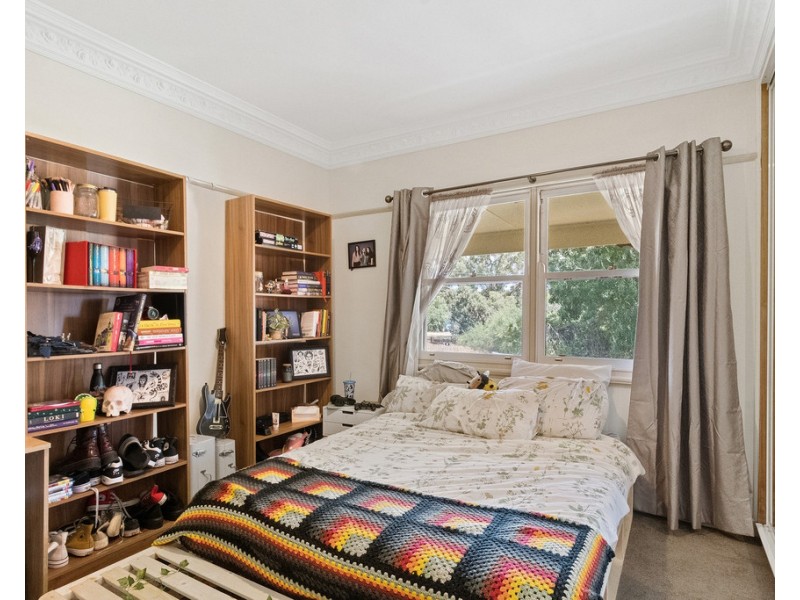 287 Allingham Street, Kangaroo Flat VIC 3555