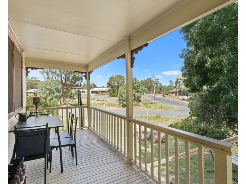 287 Allingham Street, Kangaroo Flat VIC 3555