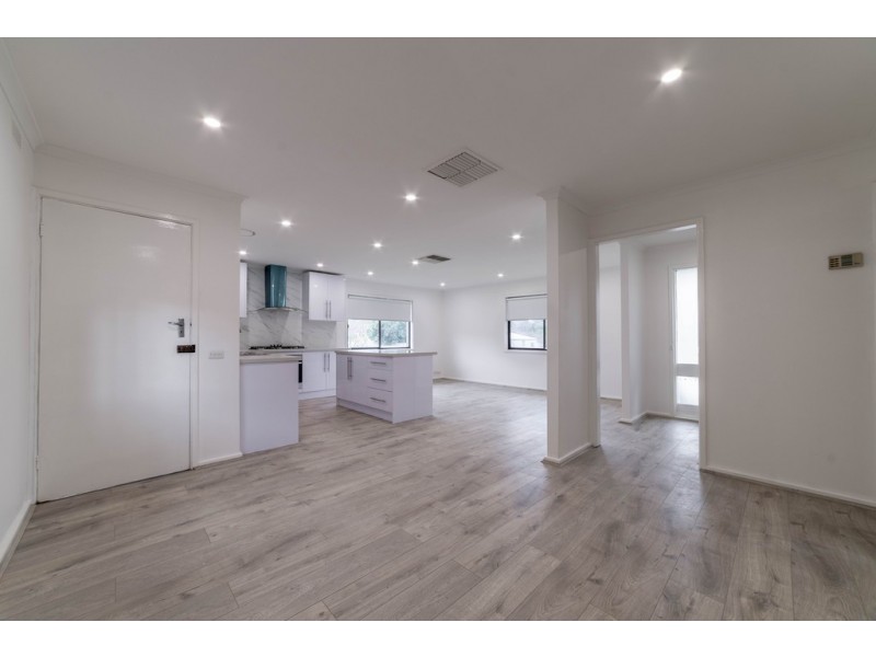 4 Ore Street, Long Gully VIC 3550