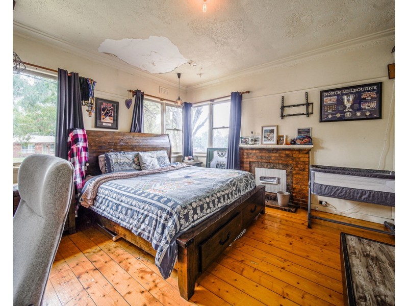 8 Koomba Street, White Hills VIC 3550